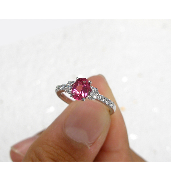 ピンクスピネルリング ホットピンク 0.83ct Pt900 ジュエリー