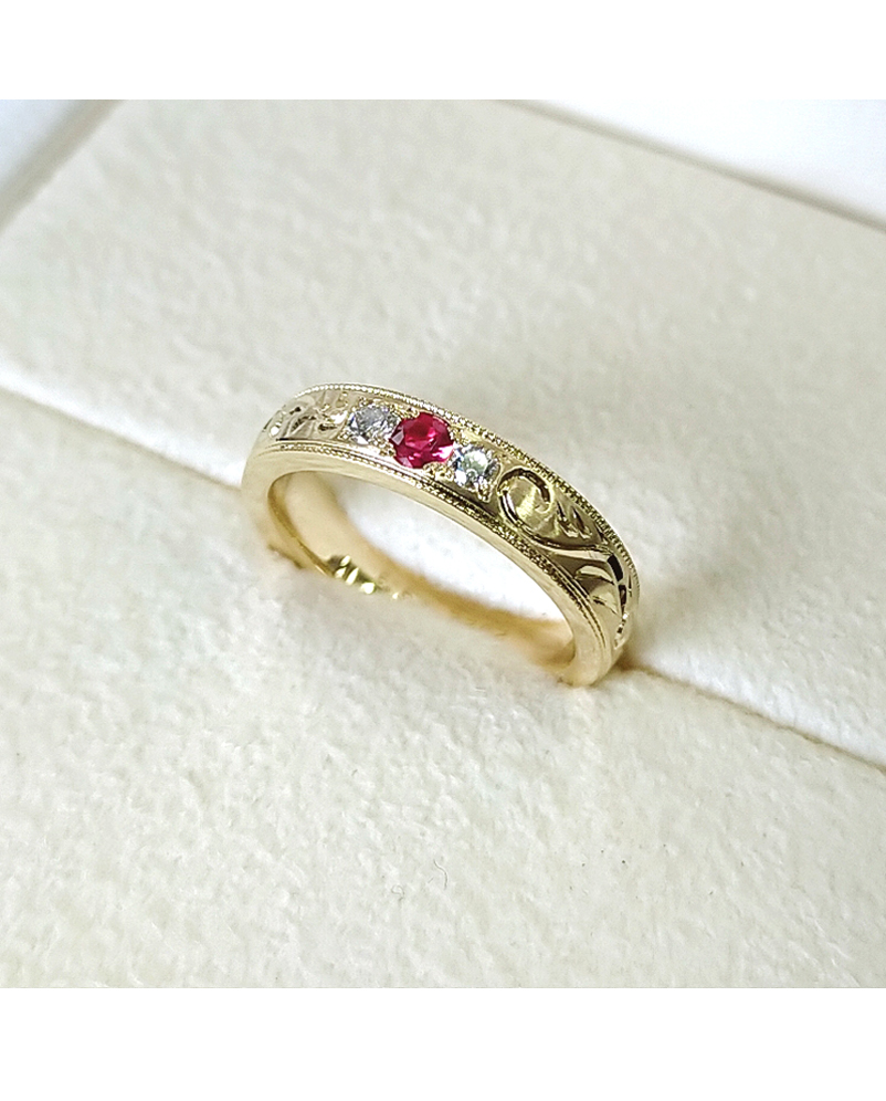 ���t�H�[����@�����͗l�ƃ~���ł����{����K18���b�ۃ����O ���r�[�A�_�C�������h���� �����O�P�[�X�ɓ��ꂽ�ʐ^